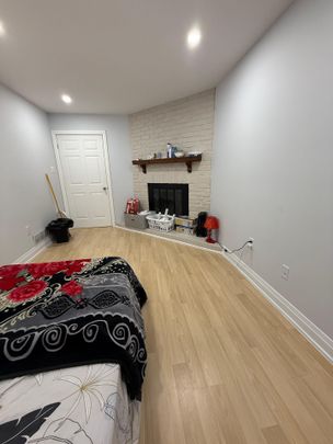 For Lease - 20 Wright Crescent Unit# Room 1, Ajax, Ontario - Photo 1