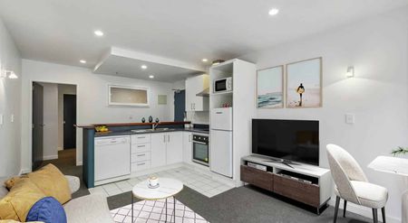 Bright CBD Oasis - Photo 3