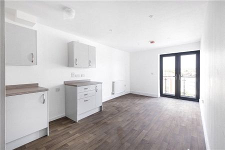 London Road, Thornton Heath, CR7 6AW - Photo 4