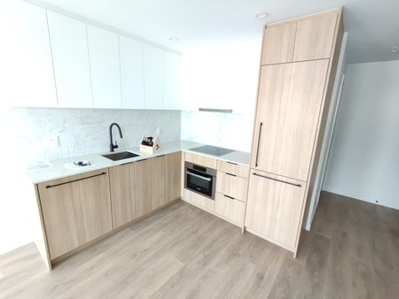 Georgetown. One Bedroom Condo on 23rd Floor - Photo 5