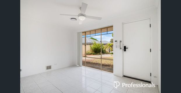 Renovated 4 x 2 ! - Photo 1