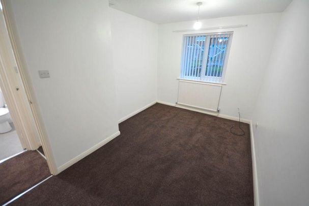 2 bedroom semi-detached bungalow to rent - Photo 1