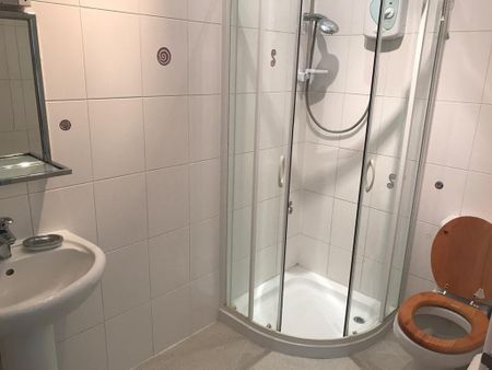 2 bedroom semi-detached house to rent - Photo 4