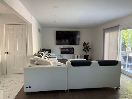 For Lease - 19 Tarbert Road, Toronto, Ontario - Photo 2