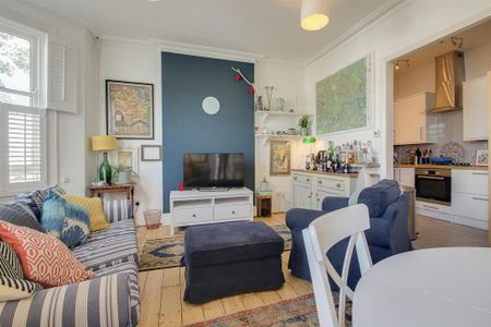 2 bedroom flat to rent - Photo 2