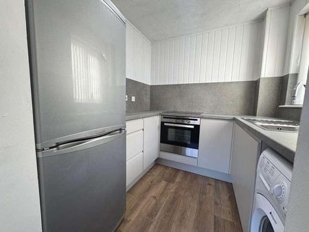 Snowdon Close, Blackpool, FY1 - Photo 5