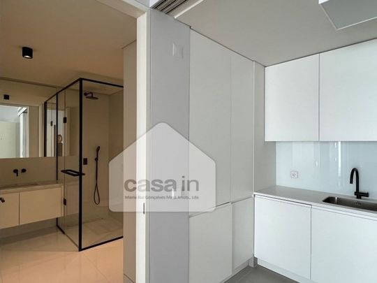 1 room luxury Apartment for rent in Lisbon - Photo 1