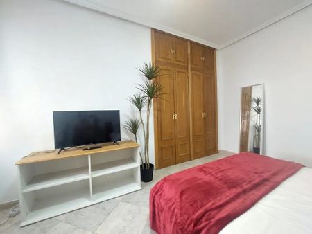 Calle Sanz Raso, Madrid, Community of Madrid 28038 - Photo 3