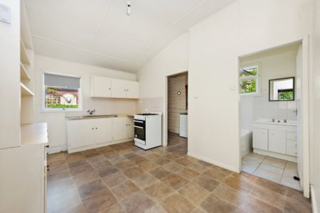 Lovely Character Weatherboard Home - Photo 5