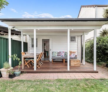 Gorgeous Family Home - Photo 2