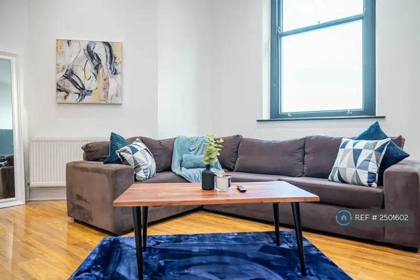 2 bedroom flat to rent - Photo 1