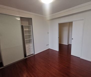 Timber floor 1 br + study room for just $520pw, include $40 electri... - Photo 2