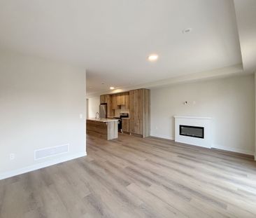 For Lease - 16 Lewis Craigie Lane, Richmond Hill, Ontario - Photo 2