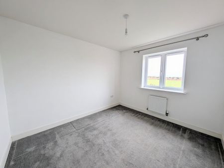 4 bedroom detached house to rent - Photo 4