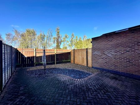 3 bedroom terraced house to rent - Photo 5