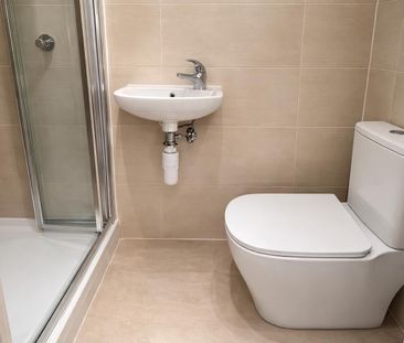 Conduit Way, London NW10 - Photo 3