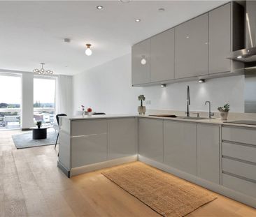 Well presented 1 bedroom 5th floor apartment situated within this p... - Photo 5