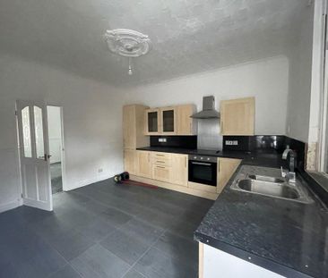 2 bedroom end of terrace house to rent - Photo 1