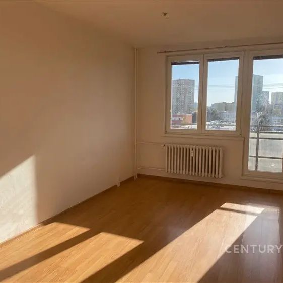 Podnájem moderního bytu 2+1 s lodžií – Ostrava, ul. Generála Píky - Photo 1