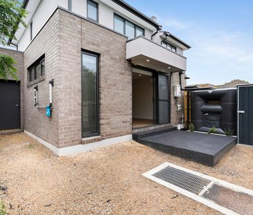 Brand New Designer Townhouse - Photo 5