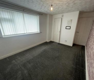 3 bedroom end of terrace house to rent - Photo 5