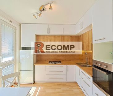 Svetlý 2-izbový byt s balkónom a novou kuchyňou – Poprad, Nový Juh ... – Fotografia 3