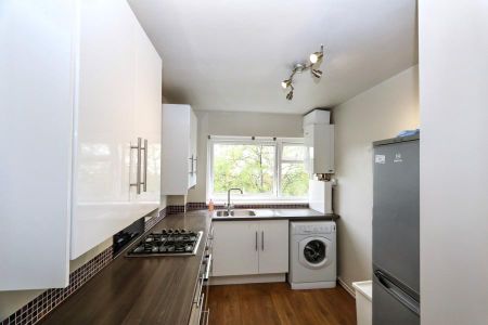 2 bedroom apartment to rent - Photo 3