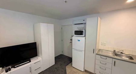 Studio apartment in the heart of CBD - Availab... - Photo 4