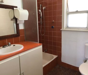 Family Home in Excellent Location! - Photo 5