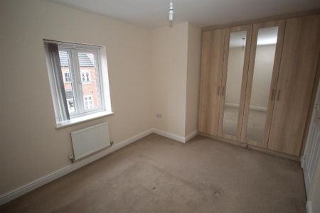 4 bedroom detached house to rent - Photo 5