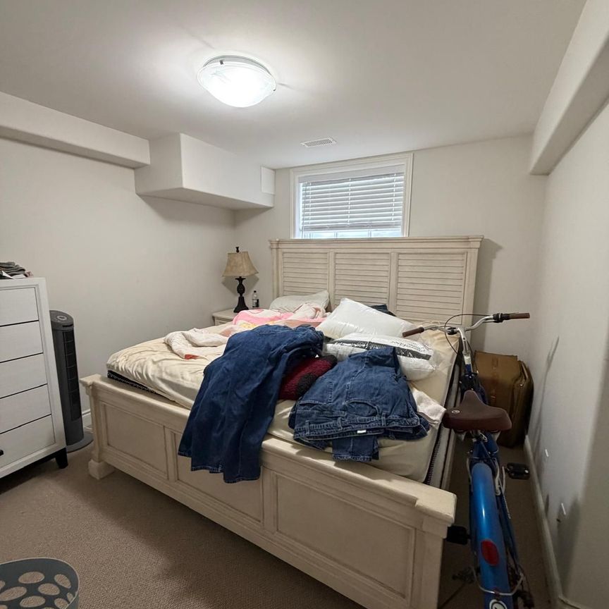 For Lease - 37 Ledgerock Court, Quinte West, Ontario - Photo 1