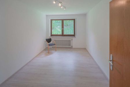 Gepflegte 4,5-Zimmer-Wohnung zu vermieten mit einer Terrasse und Garten! - Foto 5