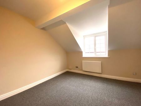 3 bed town house to rent in Friernhay Court, Exeter, EX4 - Photo 3