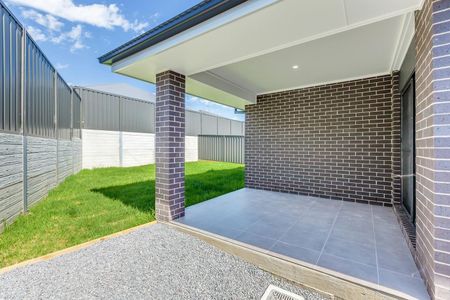 Four Bedroom Home! - Photo 4