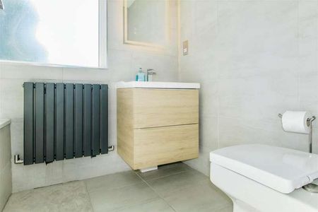 St. Georges Crescent, Slough, SL1 - Photo 4