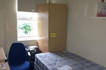 4 bedroom terraced house to rent - Photo 3