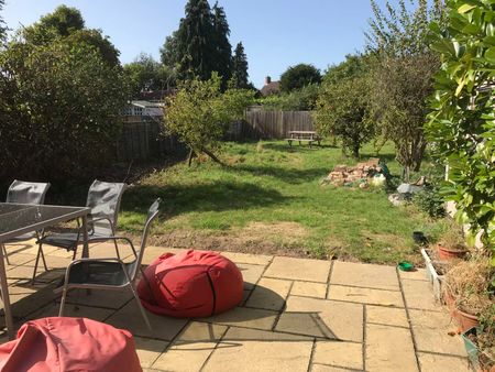 Quiet, peaceful, clean, well-managed house share in Radlett Gillespie - Photo 4