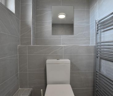 4 bedroom Flat To Let - Photo 2