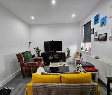 2 bedroom flat to rent - Photo 2