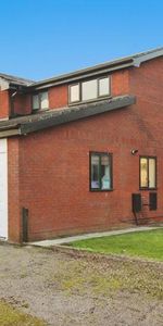 4 bedroom detached house to rent - Photo 3