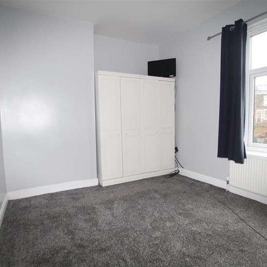 New Lane, Laisterdyke, Bradford, BD3 - Photo 1