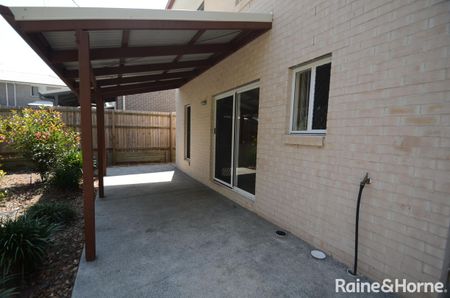 Lovely Modern 3 bed Townhouse For Rent $650 per week - Photo 3