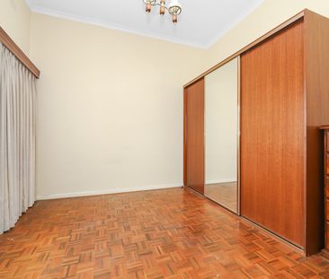 2 St James Street, Moonee Ponds VIC 3039 - House For Rent | Domain - Photo 2