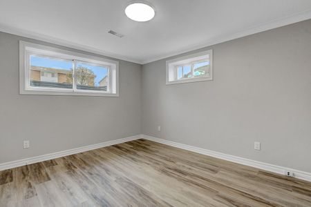 For Lease - 775 Trojan Avenue Unit# 3, Overbrook - Castleheights and Area, Ontario - Photo 4