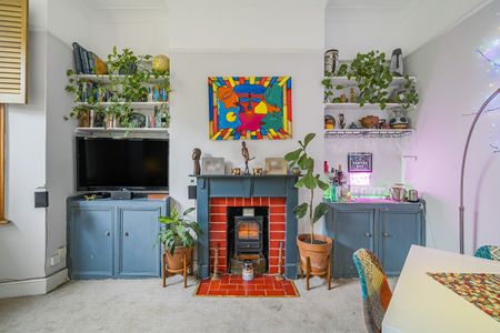 Granville Park, London, SE13 - Photo 2