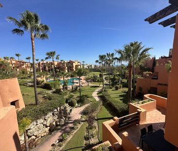 Penthouse in New Golden Mile - Photo 3