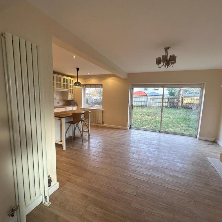 4 bedroom detached bungalow to rent - Photo 1