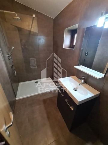 Jumatate de duplex de inchiriat, curte proprie, Ghiroda - Photo 3