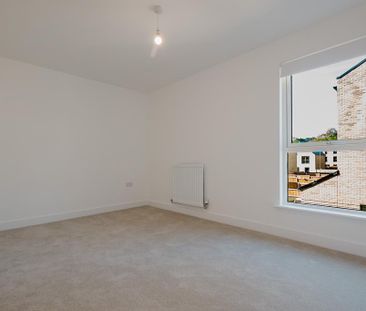 2 bedroom semi-detached house to rent - Photo 2