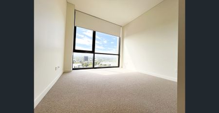 Modern Two-Bedroom Apartment Surrounded by Parkland and Urban Convenience - Photo 3